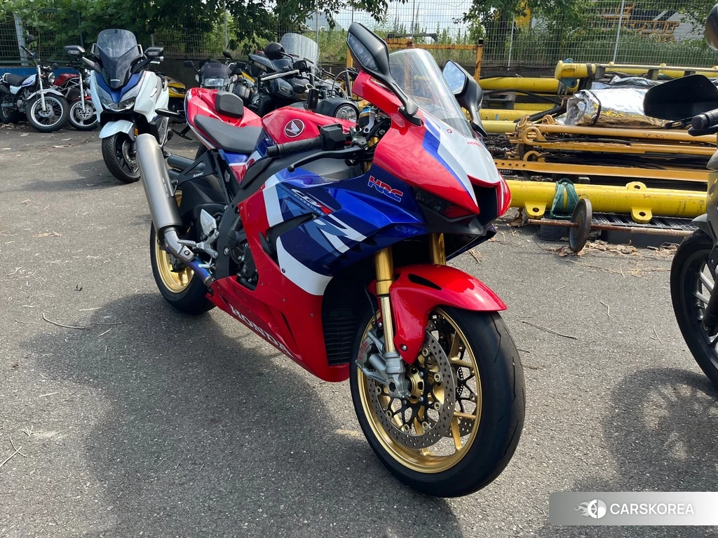Проданный Honda CBR1000RR-R FIREBLADE SP 2023 из Японии