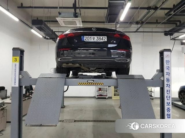 Mercedes-Benz E-Class W214 2024 Черный из Кореи, фото 2