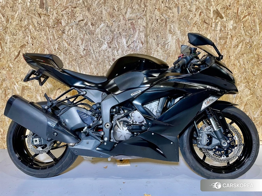 Проданный Kawasaki NINJA ZX-6R 2016 из Японии