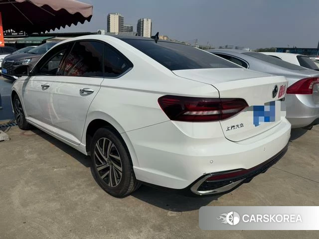 Volkswagen Lavida 2023 Белый из Китая, фото 2