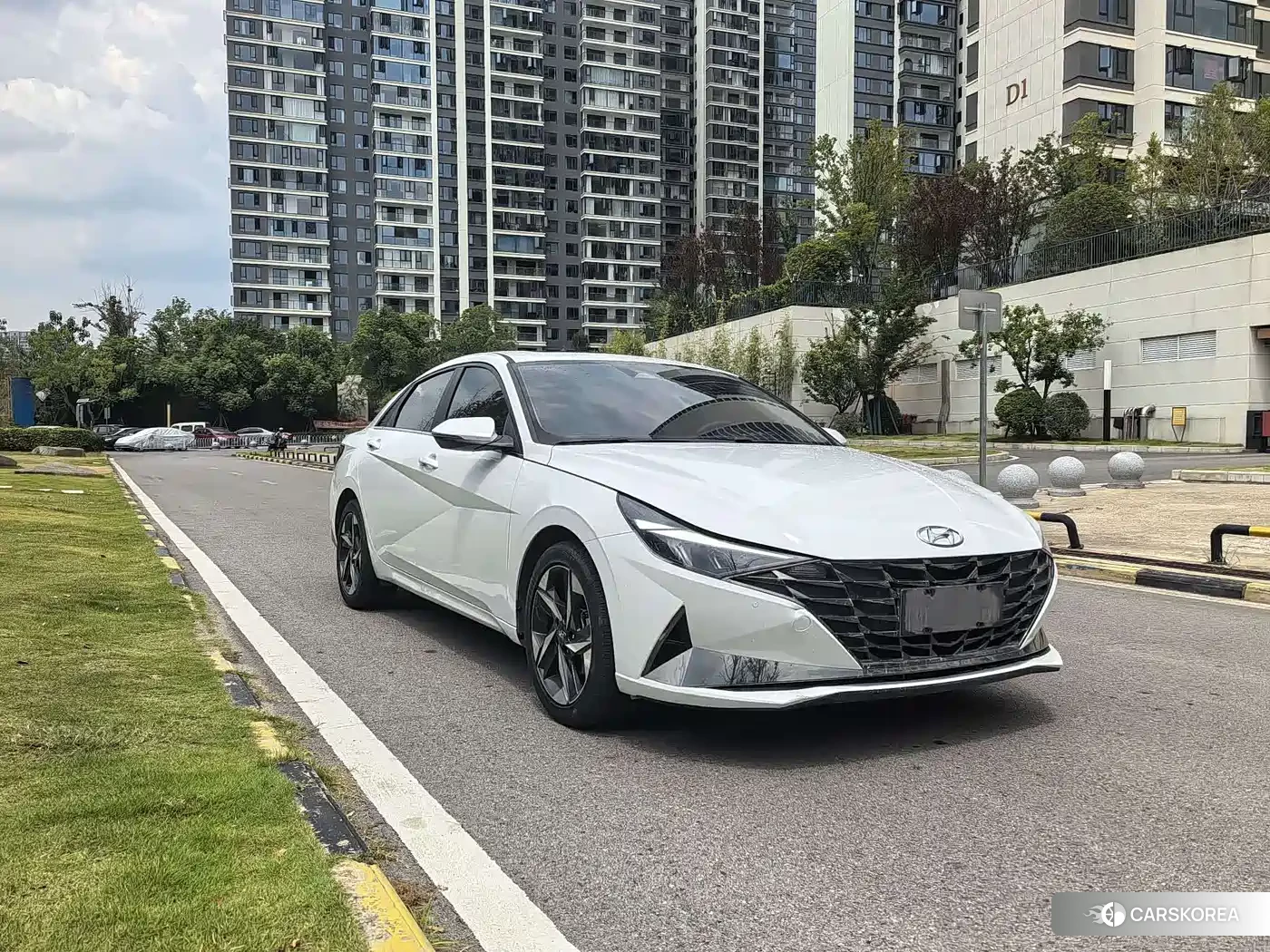 Hyundai Elantra 2022 Белый из Китая, фото 2