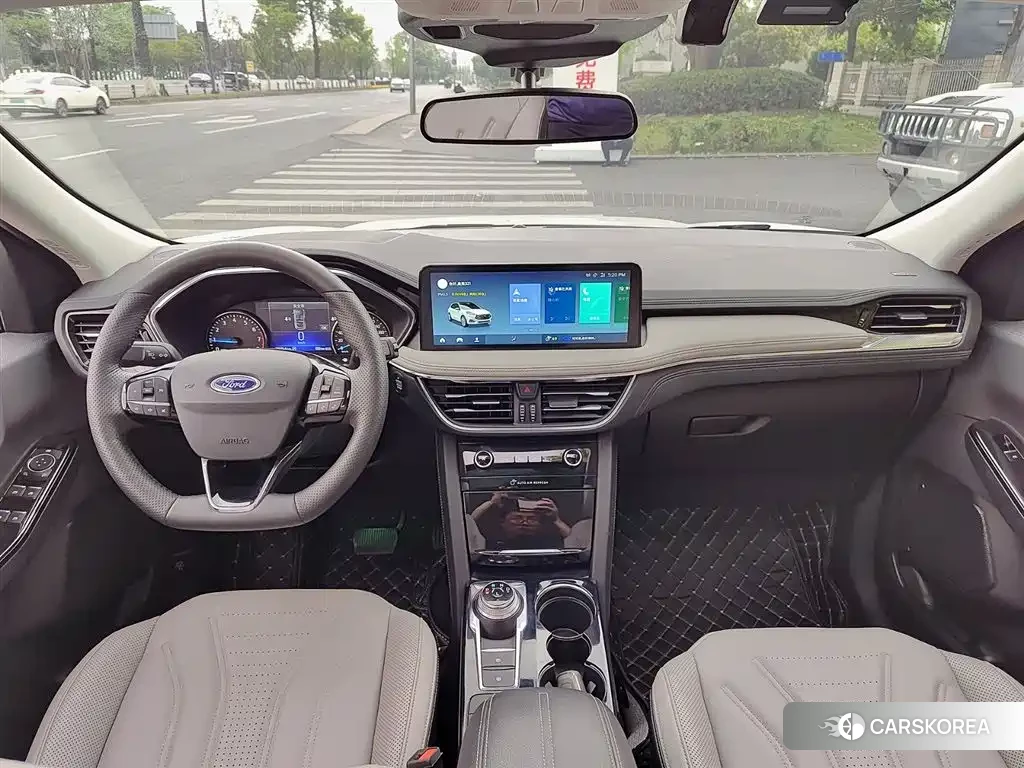Ford Escape 2023 Белый из Китая, фото 4