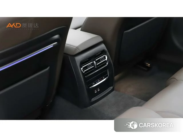 BMW 3 series 2022 Белый из Китая, фото 2