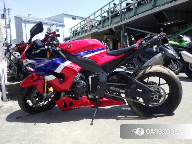 Honda CBR1000RR-R FIREBLADE SP 2024 из Японии