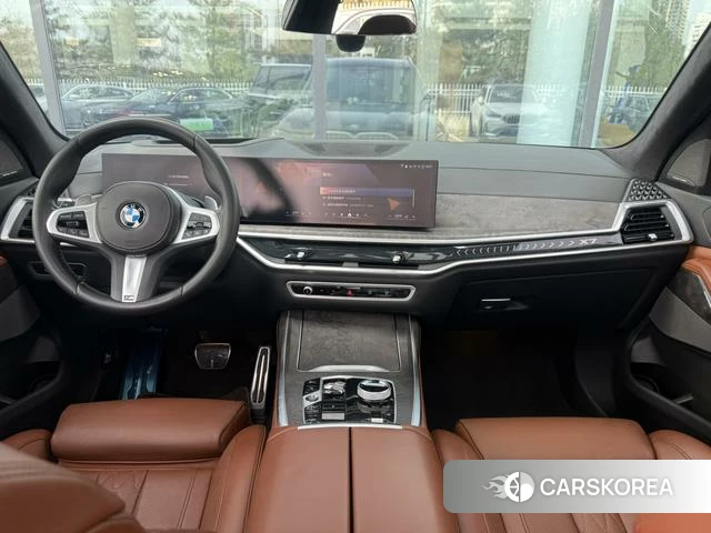 BMW X7 2024 Черный из Китая, фото 2