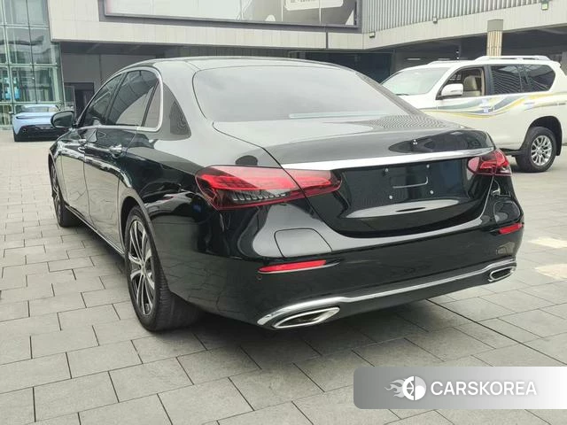 Mercedes-Benz E-class PHEV 2023 Черный из Китая, фото 2