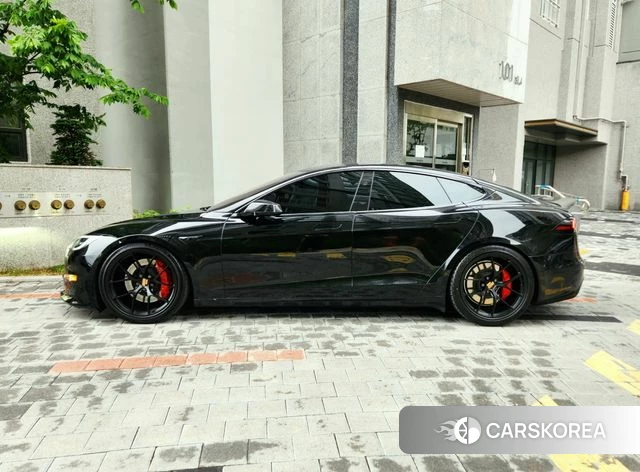 Tesla Model S 2023 Черный из Кореи, фото 2