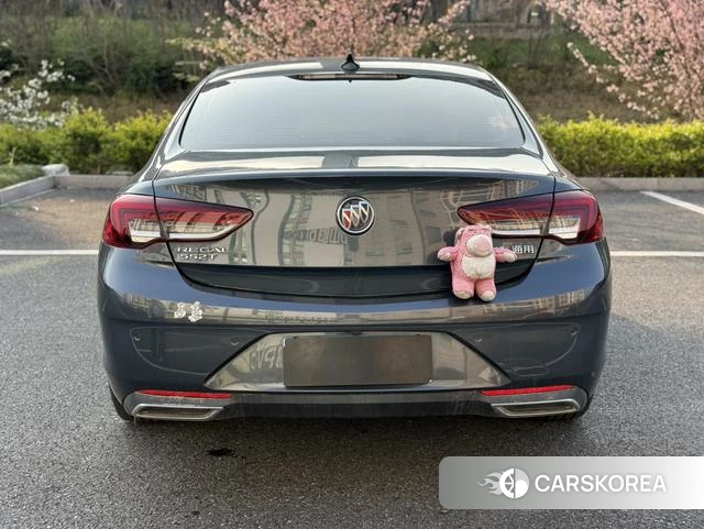 Buick Regal 2021 Темно-серый из Китая, фото 2