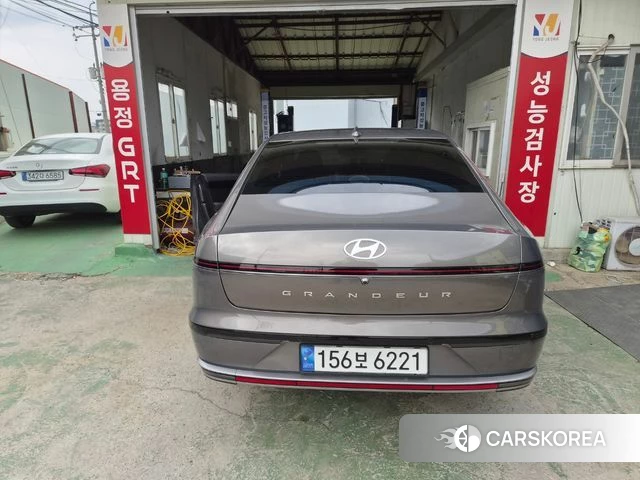 Hyundai Grandeur Hybrid (GN7) 2023 Песочный из Кореи, фото 2
