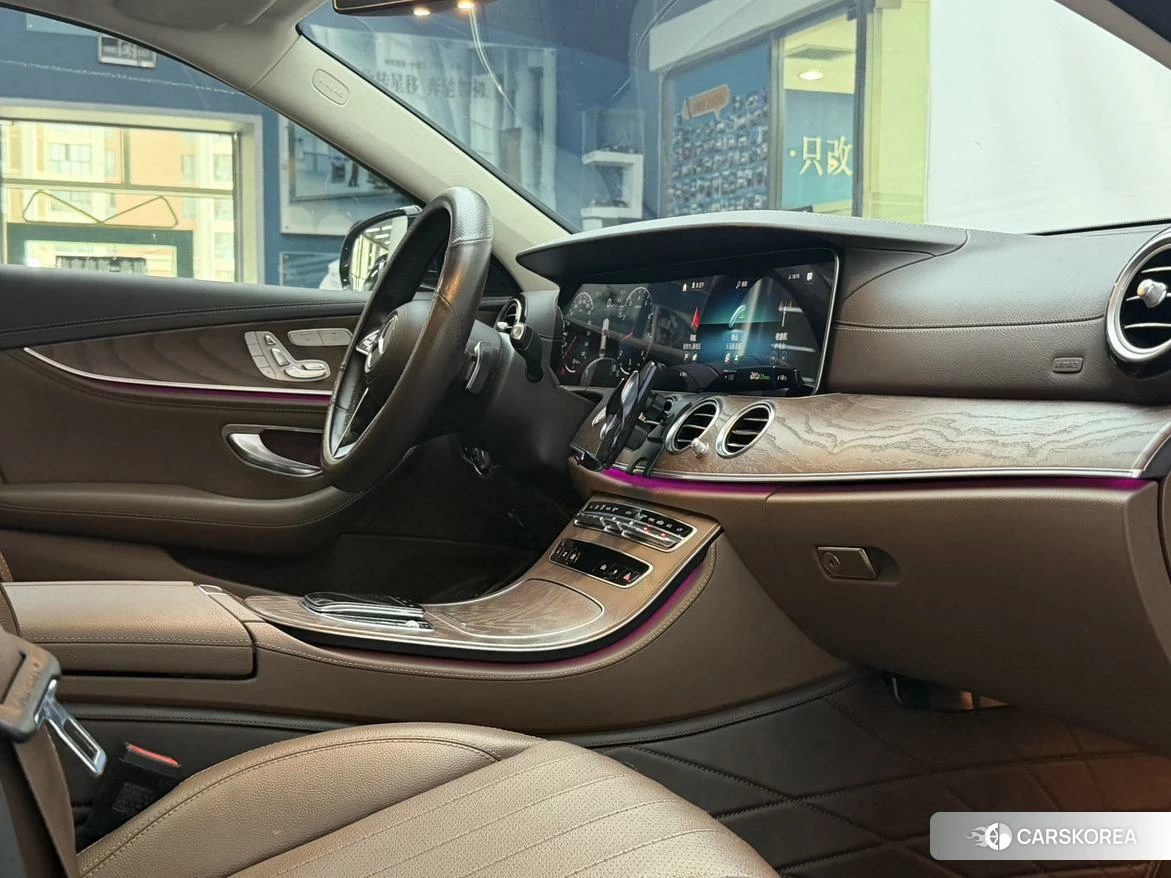 Mercedes-Benz E-class id 4426813 из Китая 9