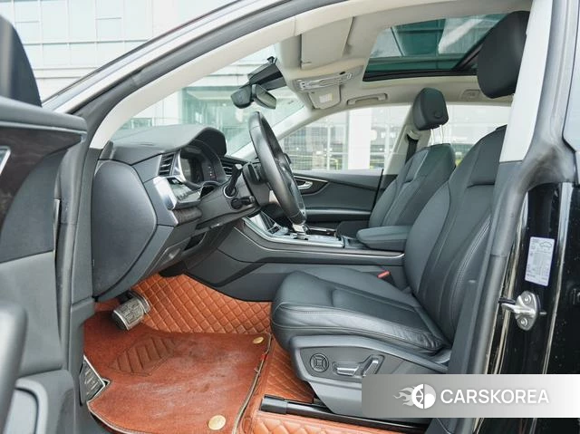 Audi Q8 2021 Черный из Китая, фото 2
