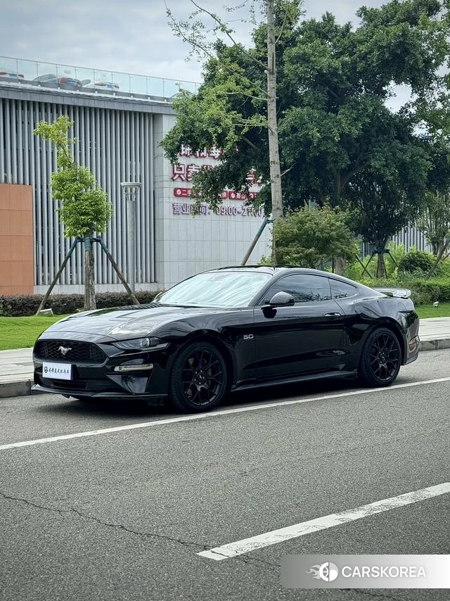 Ford Mustang 2023 Черный из Китая, фото 2