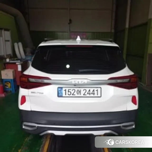 Kia Seltos 2022 Белый из Кореи, фото 2