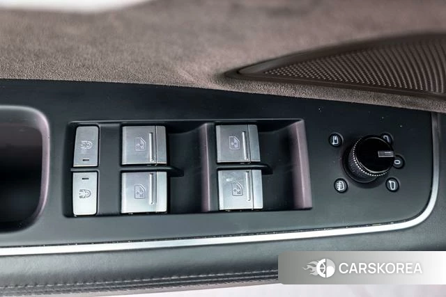 Audi A8 id 4254264 из Китая 12