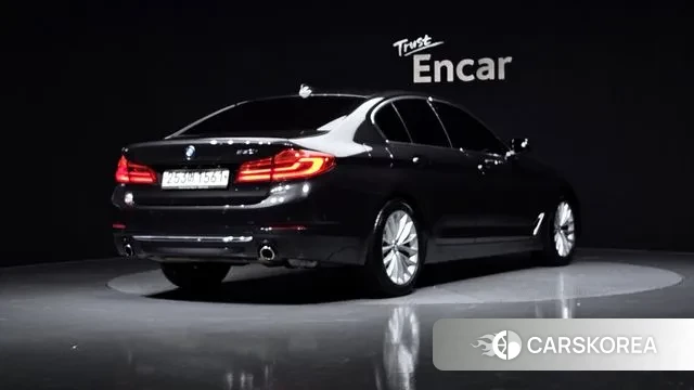 BMW 5 Series (G30) id 3514829 из Кореи 12