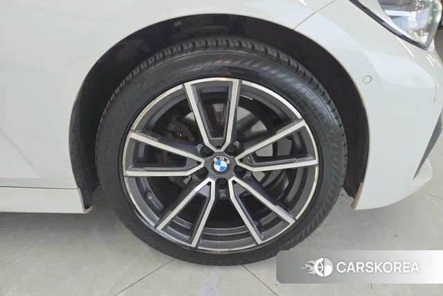 BMW 3 series id 4307626 из Китая 9
