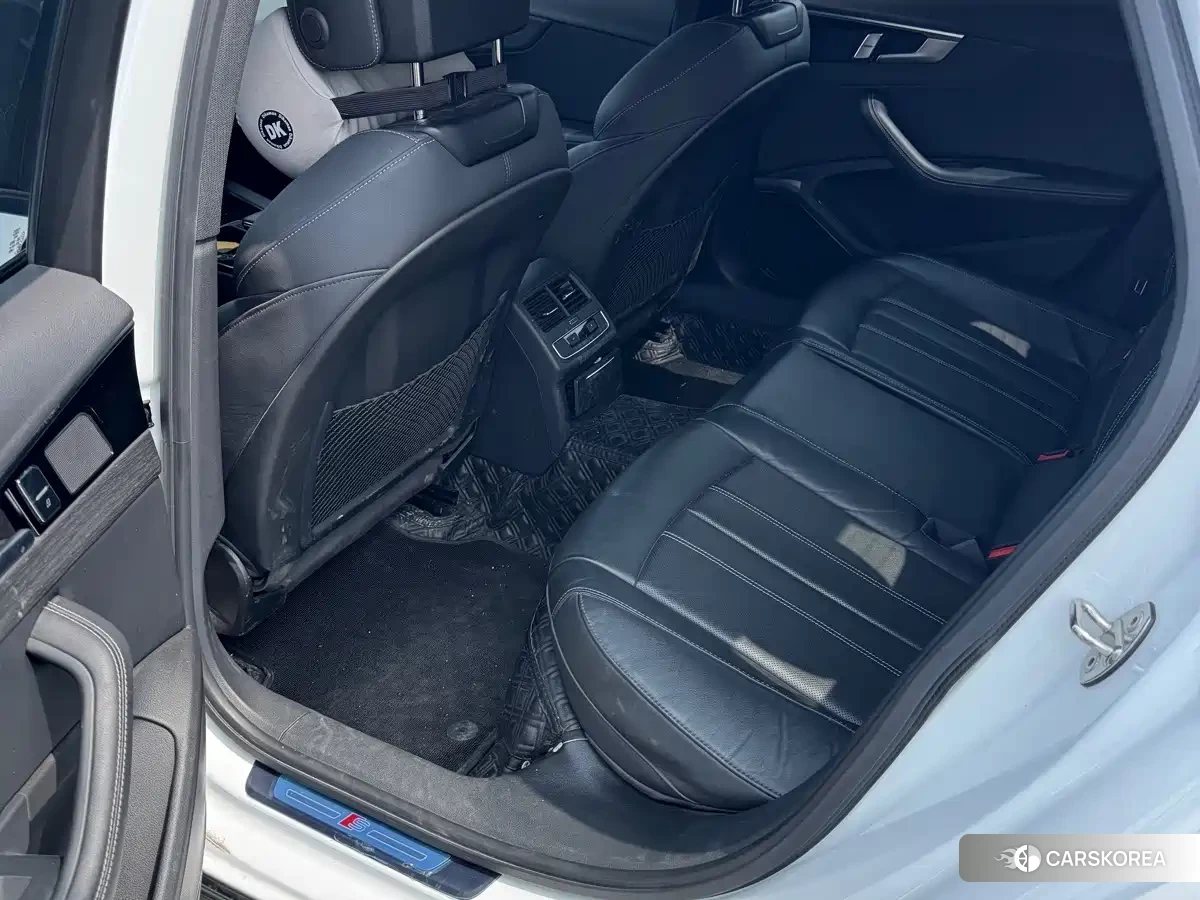 Audi A4L 2023 Белый из Китая, фото 2