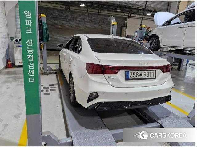 Kia The New K3 2nd generation 2022 Белый из Кореи, фото 2
