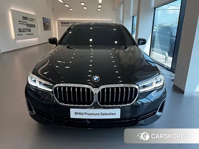 BMW 5 Series (G30) id 3043183 из Кореи 11