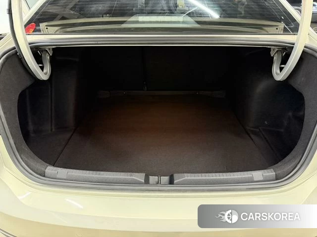 Volkswagen Lavida 2023 Серебристо-серый из Китая, фото 5