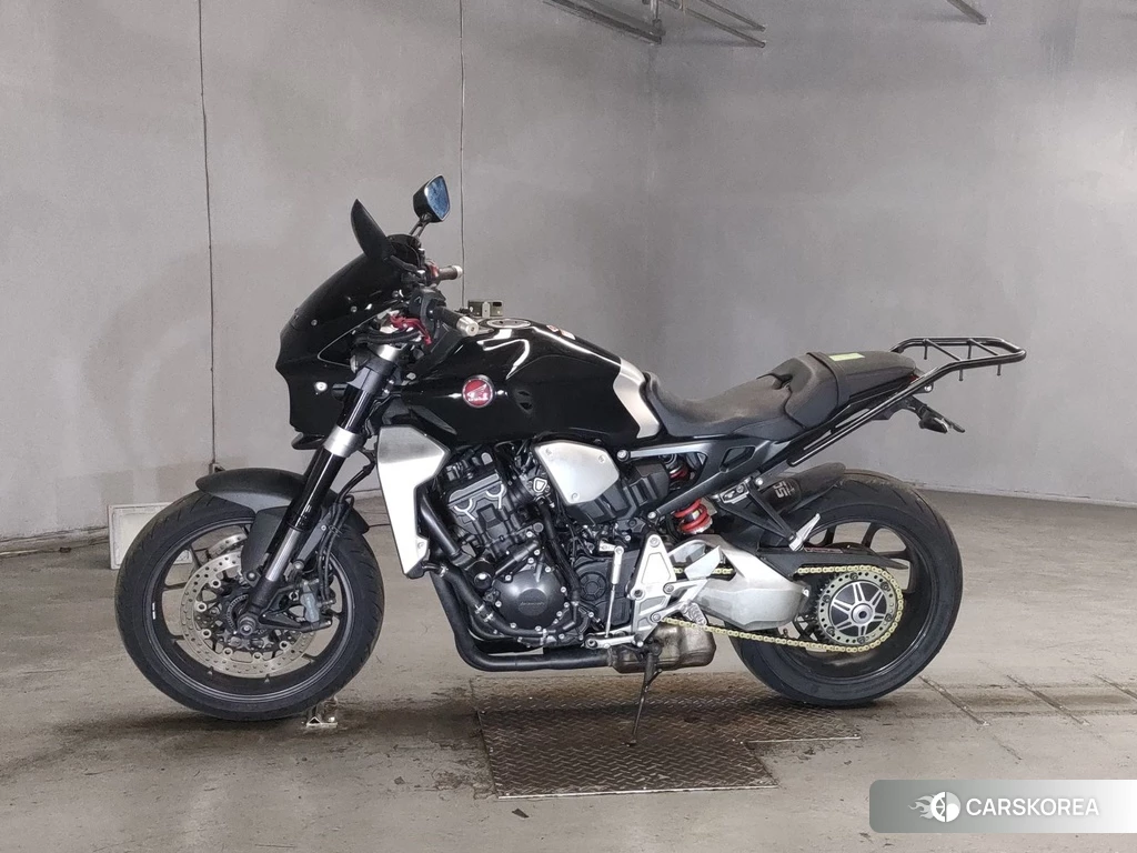 Проданный Honda CB1000R 2018 из Японии