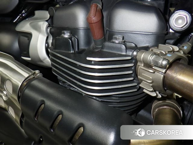 Engine photo