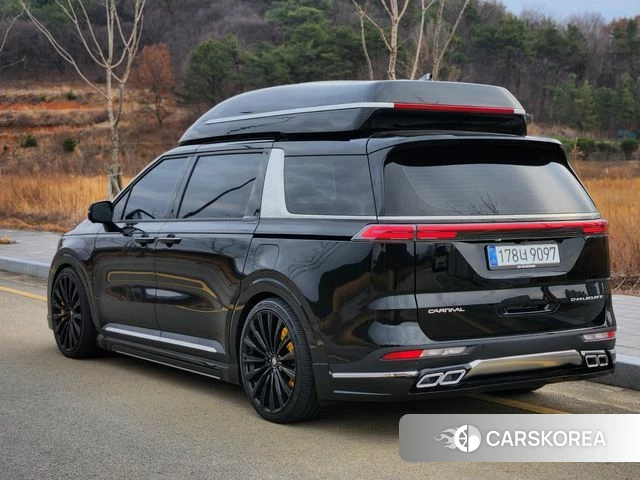 Kia Carnival 4th generation 2023 Черный из Кореи, фото 3