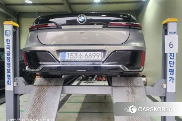 BMW 7 Series (G70) 2025 Серый из Кореи, фото 2