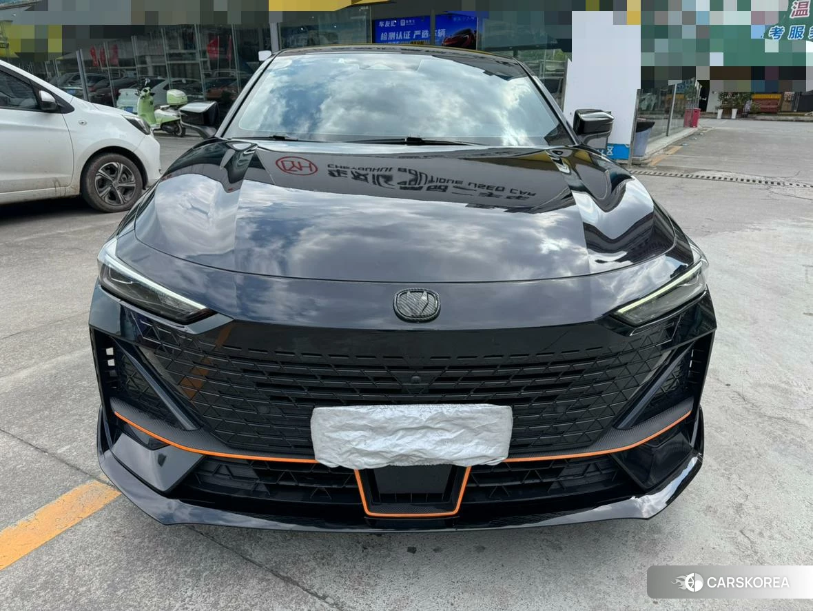 Chang'an UNI-V 2023 Черный из Китая, фото 2