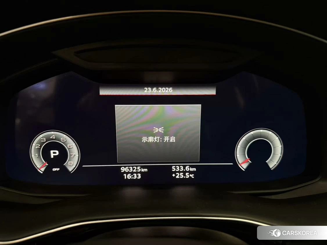 Audi Q7 2020 Черный из Китая, фото 2