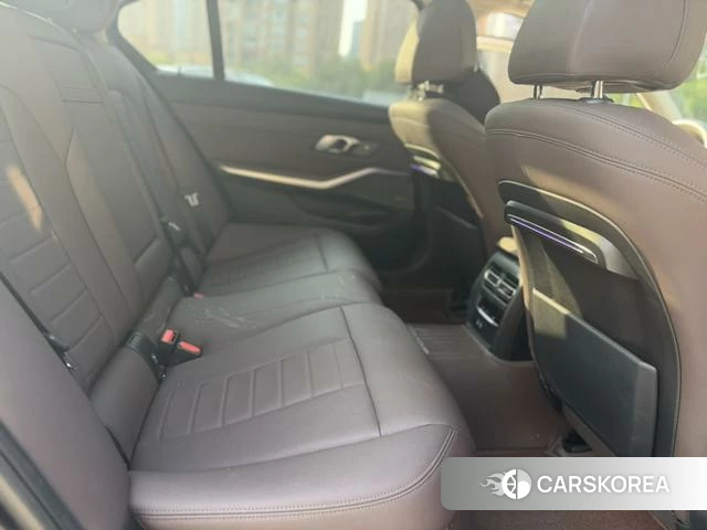 BMW 3 series 2021 Черный из Китая, фото 2