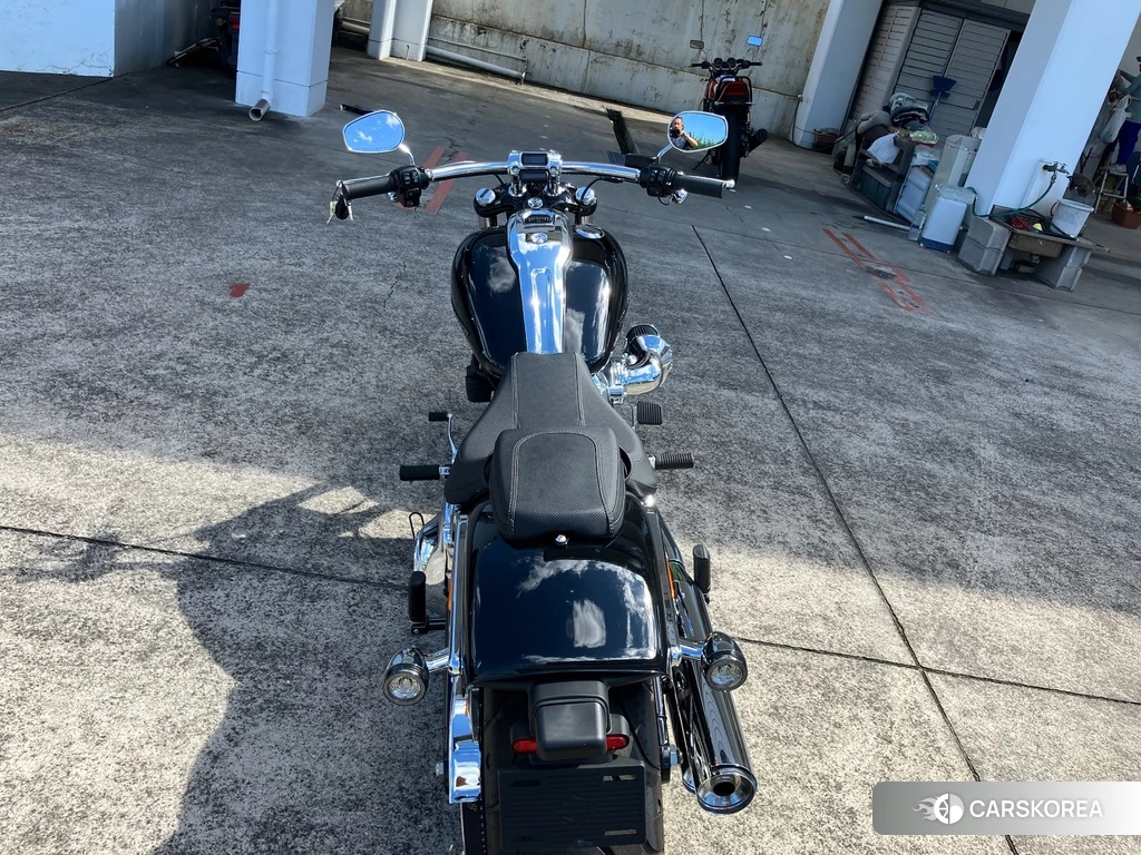 Проданный Harley-Davidson Softail Breakout FXBR1750 2023 из Японии, фото 2