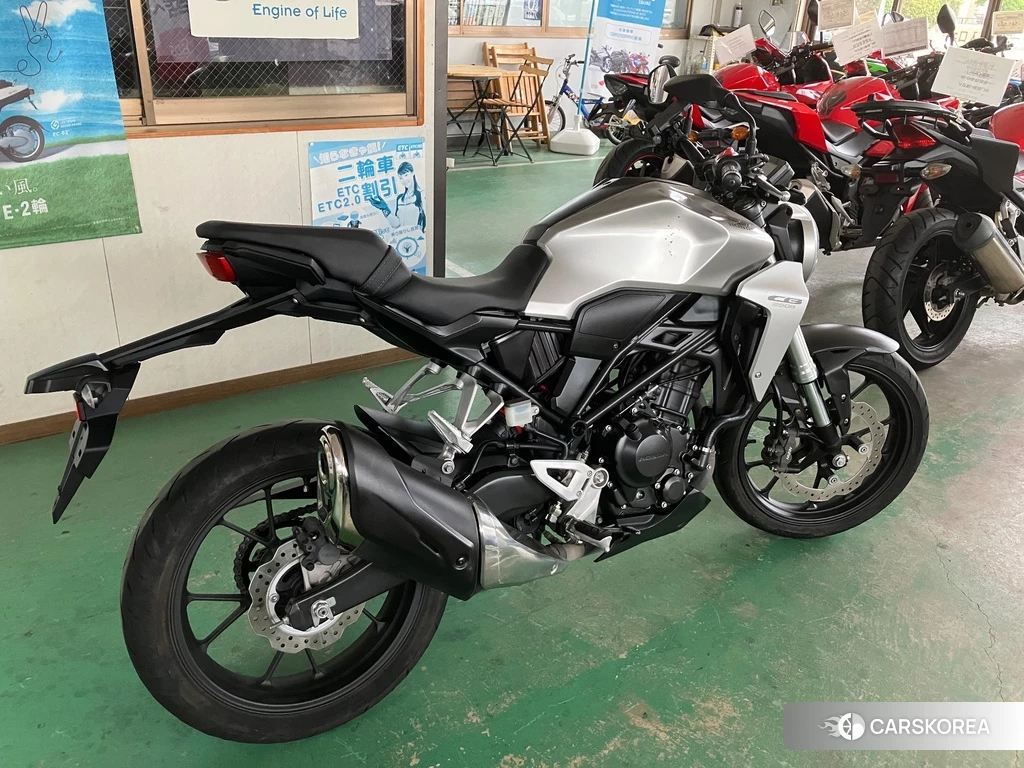 Проданный Honda CB250R 2018 из Японии