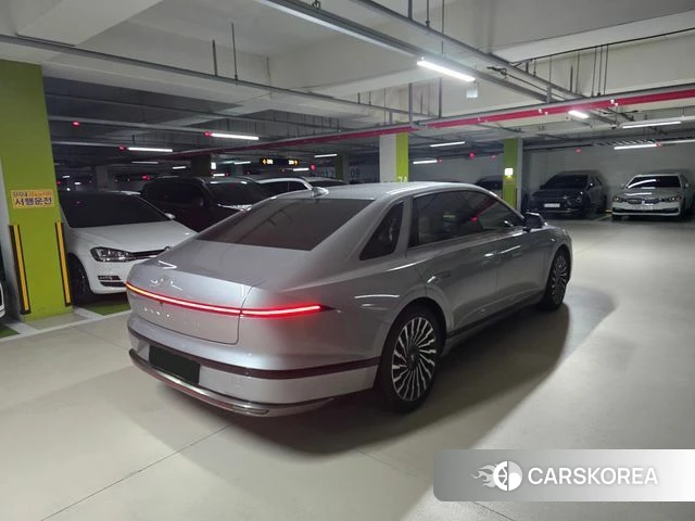 Hyundai Grandeur (GN7) 2023 Серебристо-серый из Кореи, фото 2