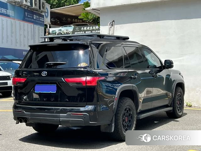 Toyota Sequoia 2024 Черный из Китая, фото 2