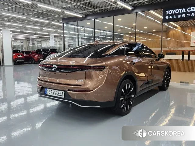 Toyota Crown Crossover id 3354175 из Кореи 11