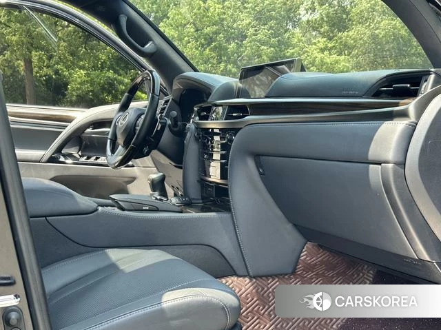 Lexus LX id 4262153 из Китая 8