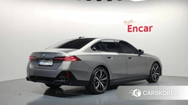 BMW 5 Series (G60) id 4248183 из Кореи 12