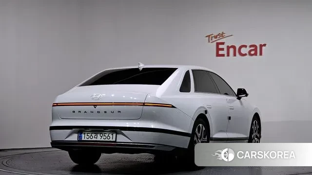 Hyundai Grandeur (GN7) id 3426641 из Кореи 12