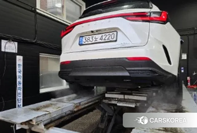 Lexus NX350h Second generation 2024 Белый из Кореи, фото 2