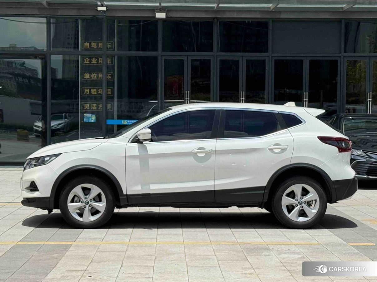 Nissan Qashqai 2023 Белый из Китая, фото 2