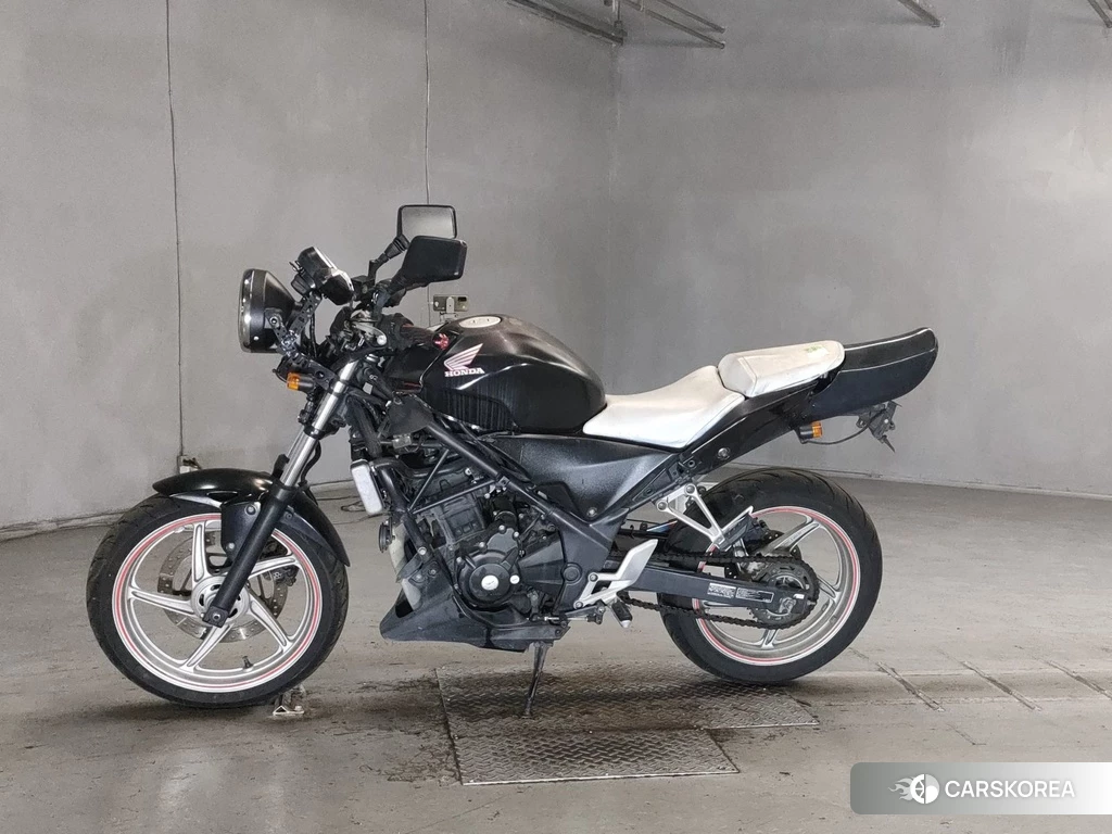 Проданный Honda CBR250R 2011 из Японии