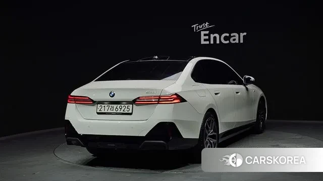 BMW 5 Series (G60) id 3629029 из Кореи 12