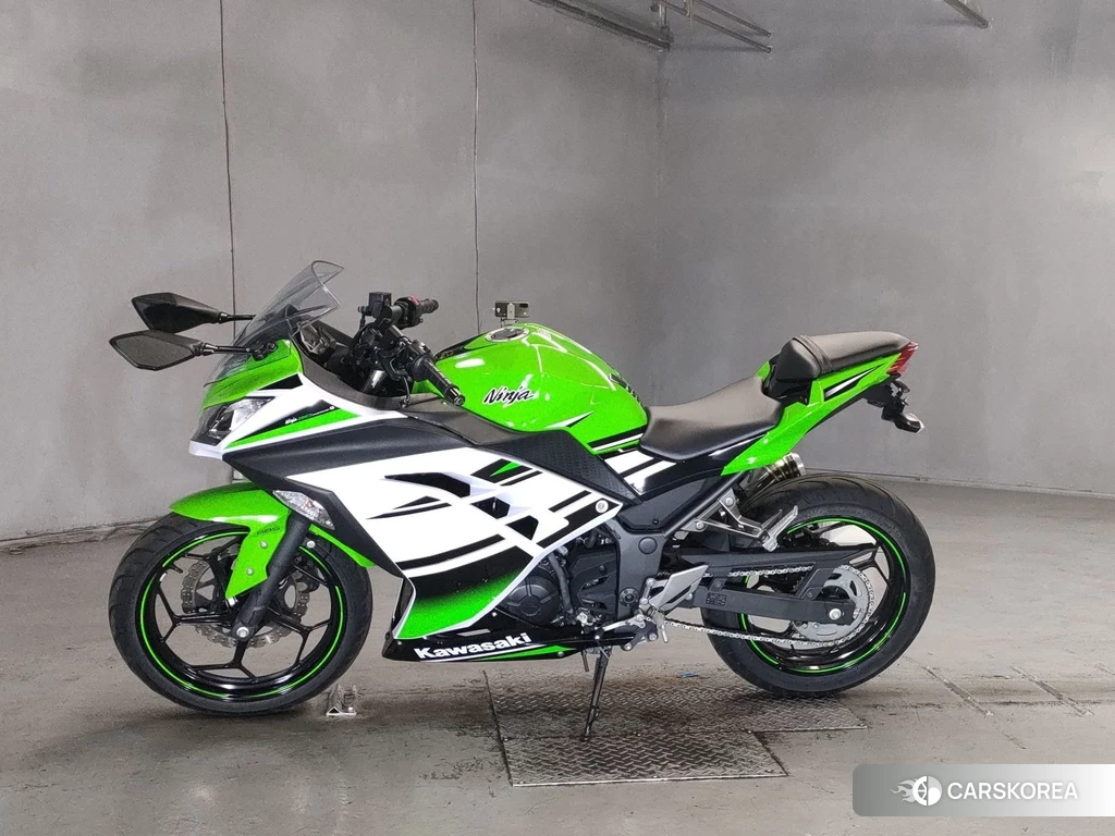 Проданный Kawasaki NINJA 250 2015 из Японии