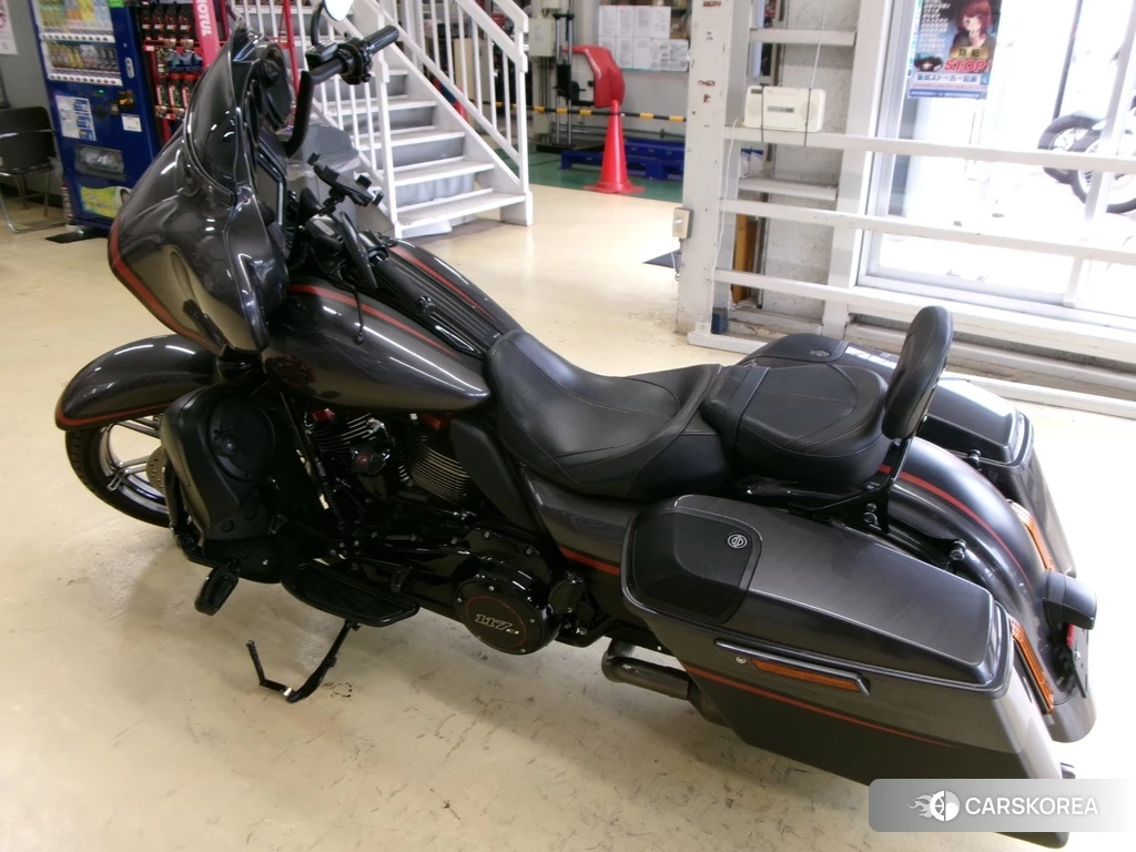 Проданный Harley-Davidson Street Glide FLHXSE1800 CVO 2018 из Японии, фото 2