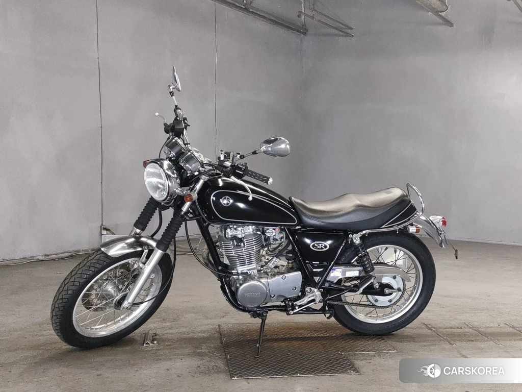 Проданный Yamaha SR 400 2010 из Японии, фото 2