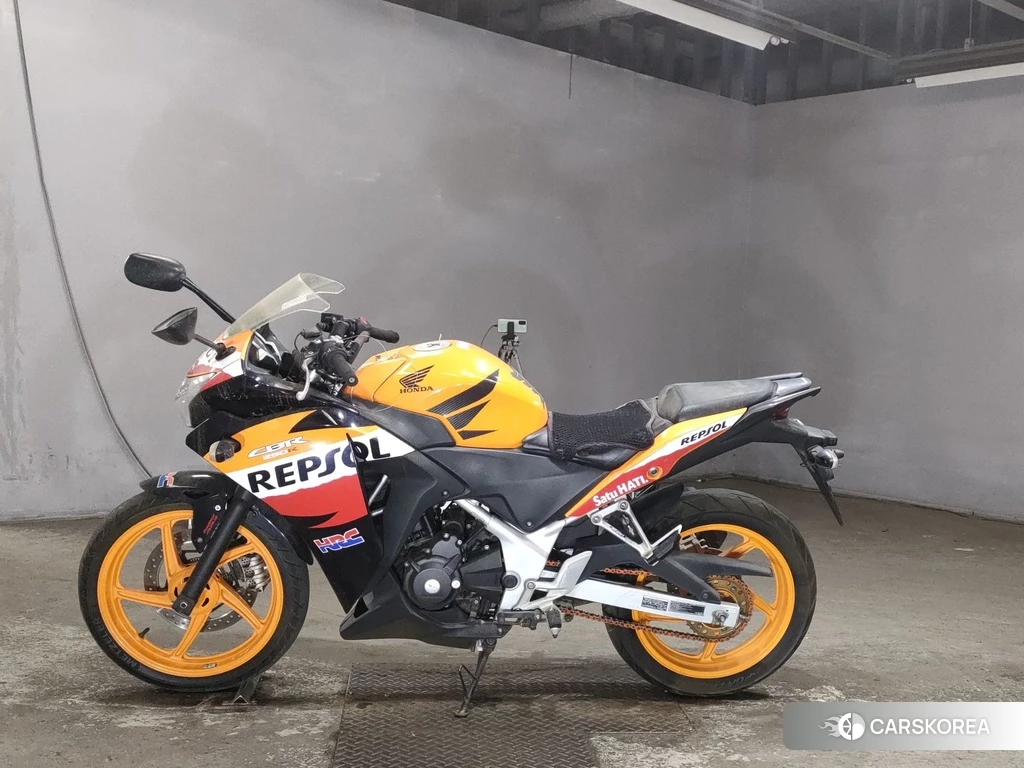Проданный Honda CBR250R 2013 из Японии, фото 2