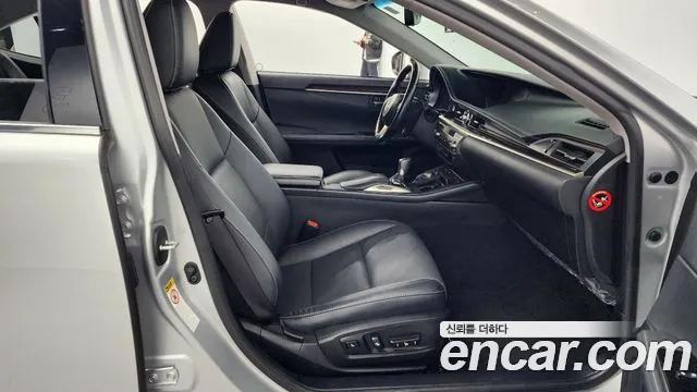 Lexus New ES300h id 2629604 из Кореи 12