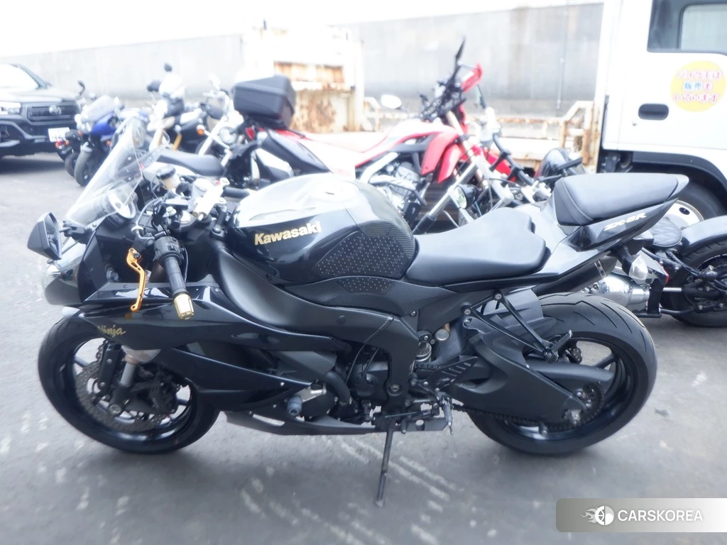 Проданный Kawasaki NINJA ZX-6R 2010 из Японии, фото 2