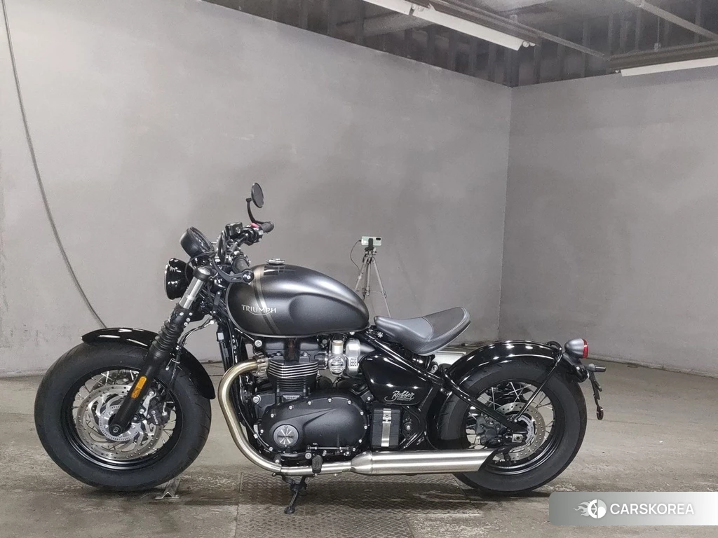 Проданный Triumph BONNEVILLE BOBBER 2022 из Японии, фото 2